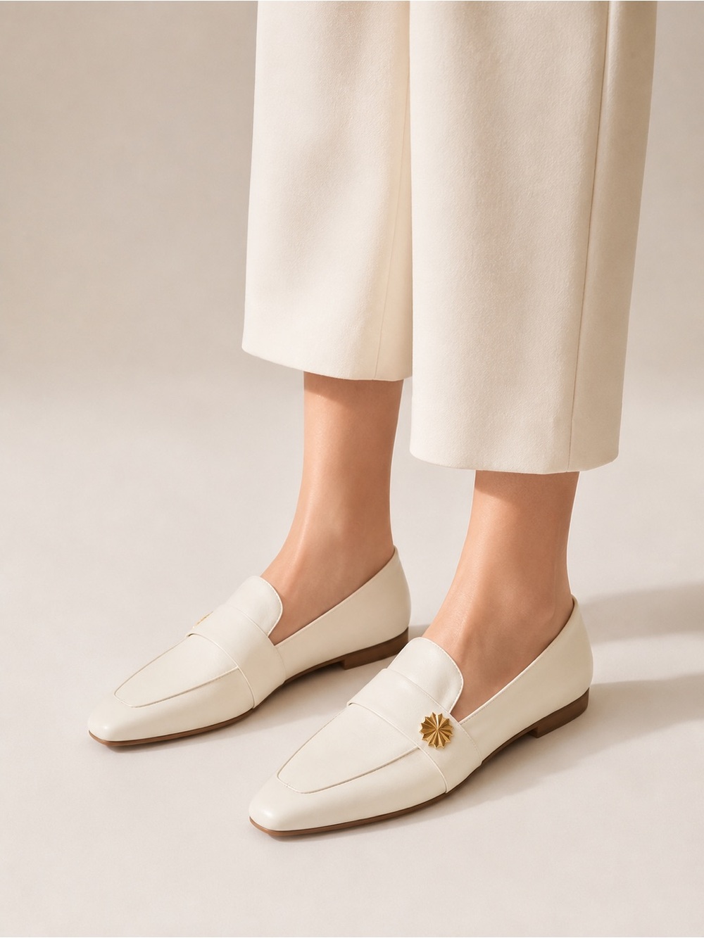 Stuart Weitzman Wylie Star Convertible Leather Loafers White Size 6